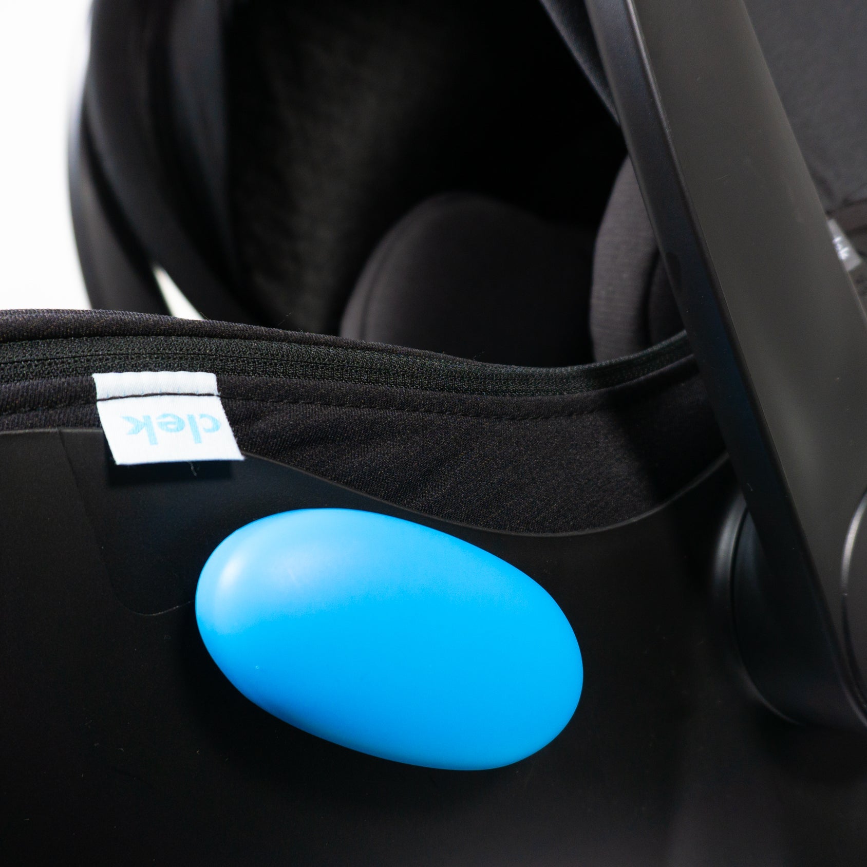 Railroad Ziip: the Zipper-Removable Cover for a Mess-Free Ride!
